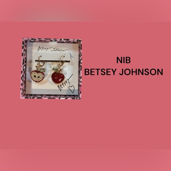 BETSEY JOHNSON APPLE DROP EARRINGS GREAT GIFT IDEA - Picture 1 of 2